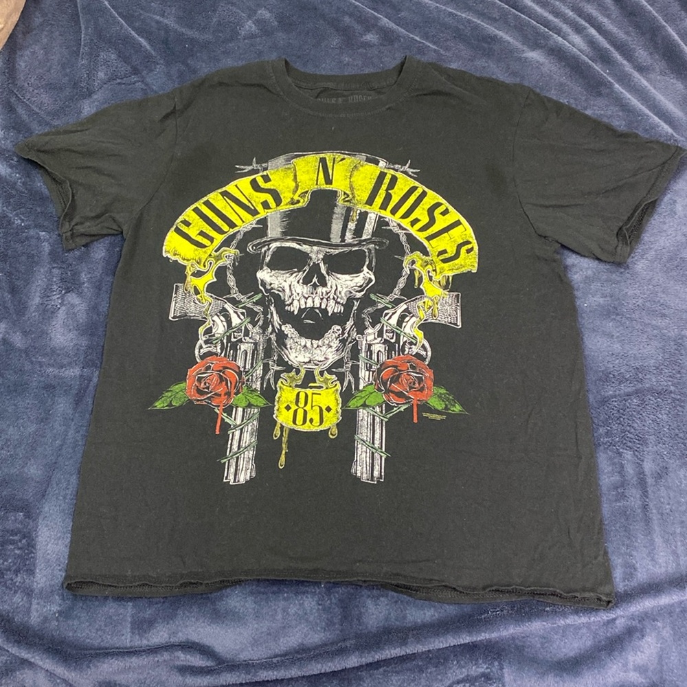 Guns and Roses graphic tee
